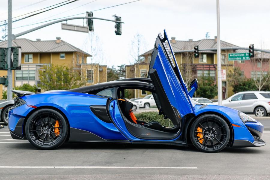  McLaren 600LT Vega Blue 2019 года  (фото 18 из 36)